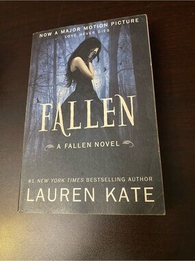 Fallen by Lauren Kate - Dark Blue Paperback